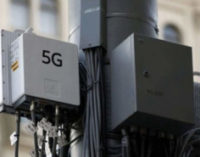 У Британії спалили два десятки вишок 5G через фейк про коронавірус