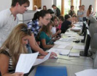 Для украинских абитуриентов запустили чат-бот: в какое время он будет работать